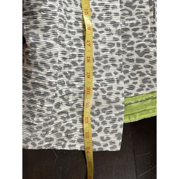 FLORES & FLORES Size 6, 100% Silk Crinkle Top Blazer Jacket Set Animal Print - Picture 8 of 12